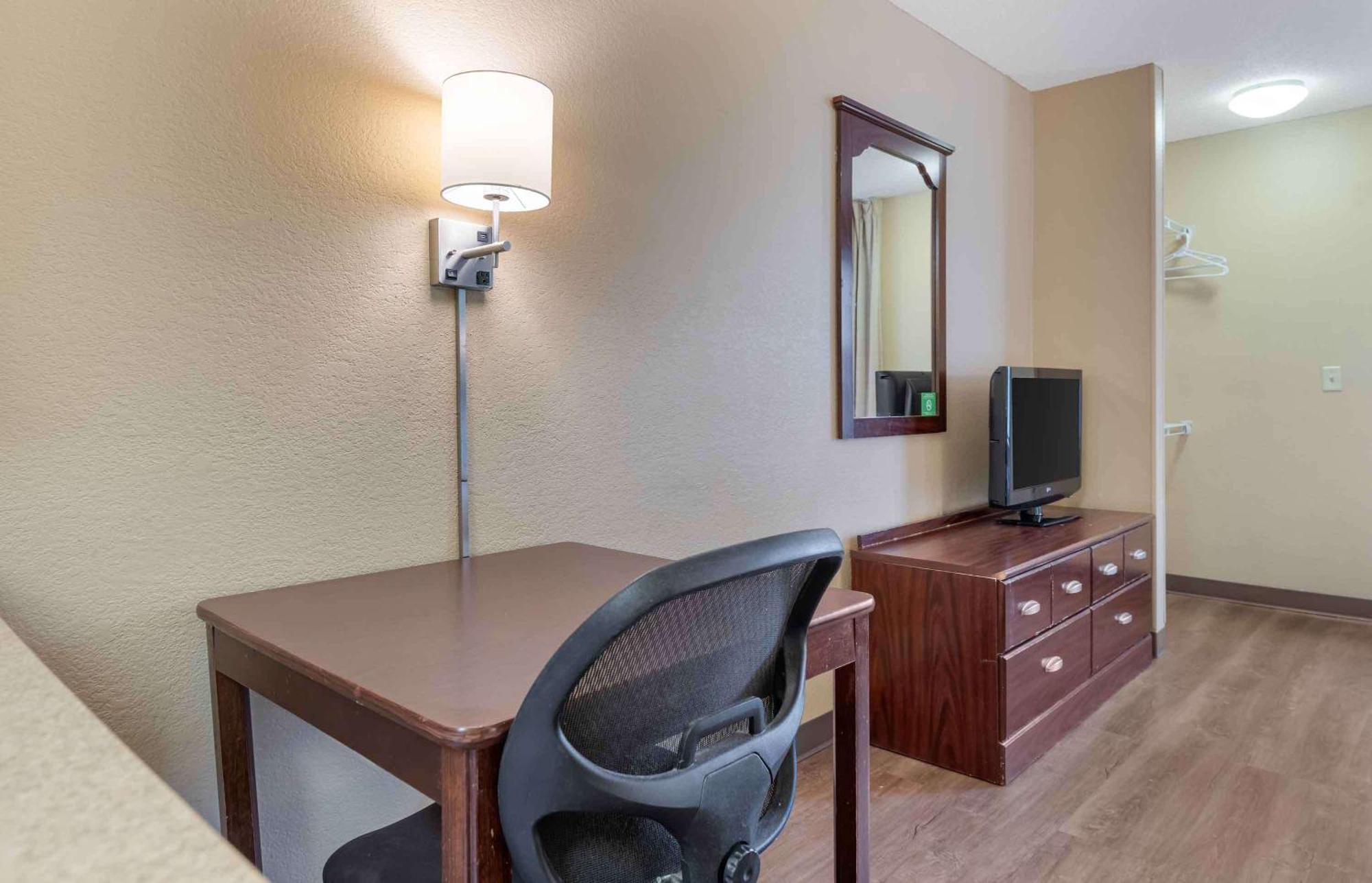 Extended Stay America Select Suites - Houston - Willowbrook - Hwy 249 Eksteriør billede